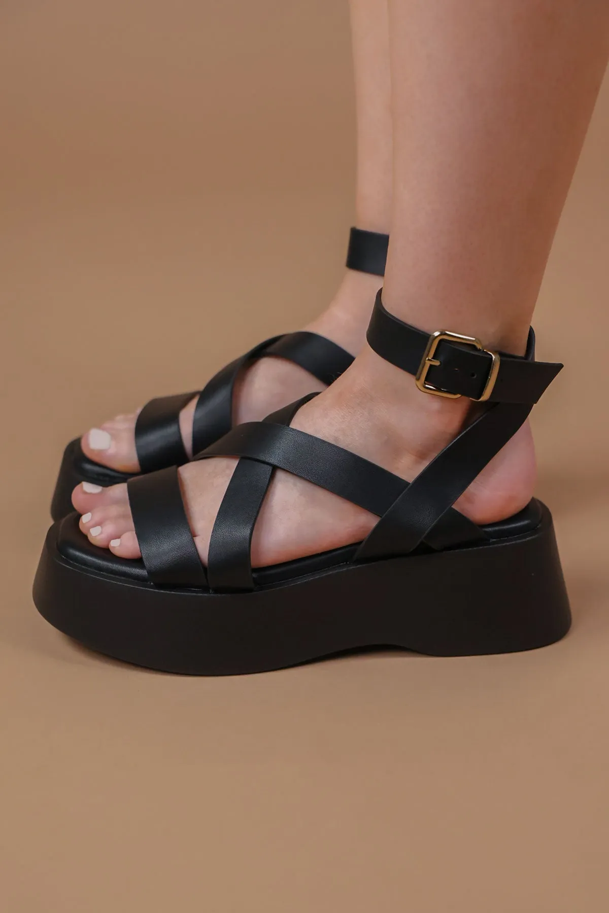 Black Gladiator Flatform Buckle Sandals