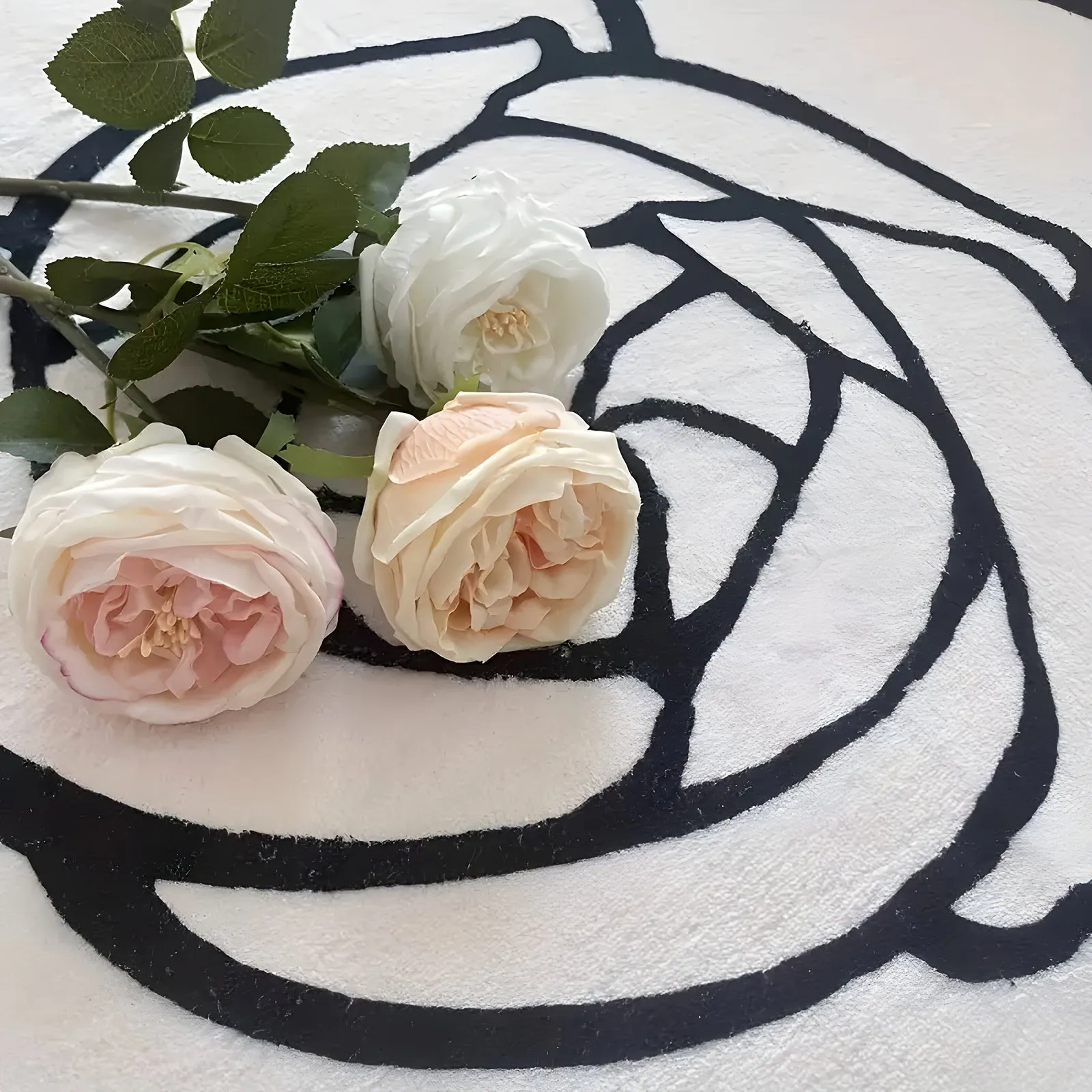 Thickened Fluffy Area Rug, Soft Imitation Cashmere Flower Carpet for Irregular Lounge, Washable and Suitable for Home Dressing Room and Plush Carpet